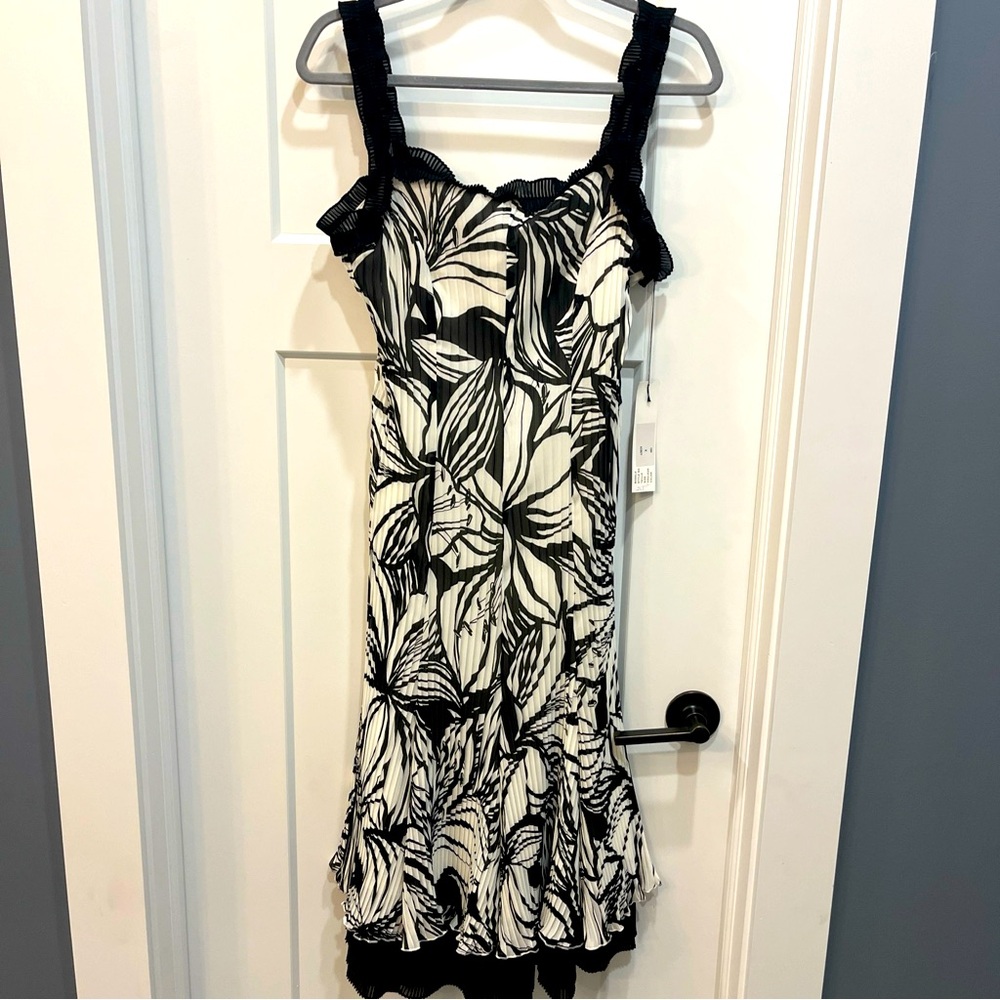 Simon Chang Women’s Dress Size 8 Black White Style A5029‎ Floral Print Midi